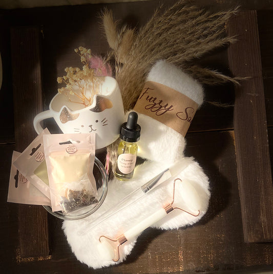 Care Box White Kitty Teacup
